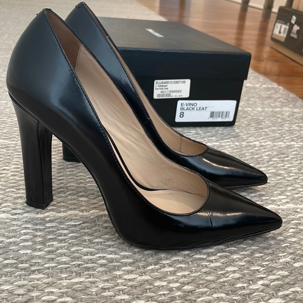 Elizabeth and James black leather pumps
